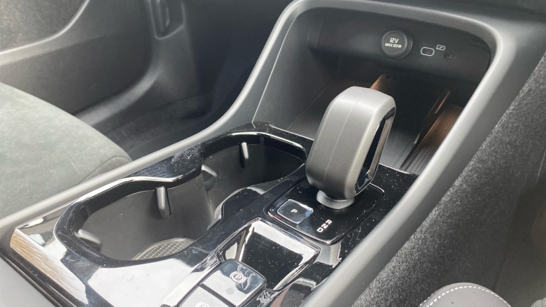 Volvo XC40 2.0 B3P Plus Dark 5dr Auto Petrol Estate